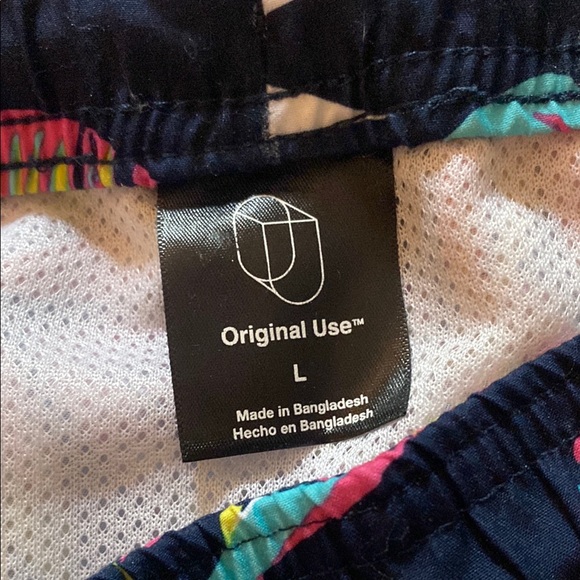 Original Use Colorful Patterned Garment - Picture 2 of 8